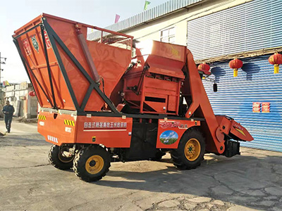 莖穗兼收型玉米收割機